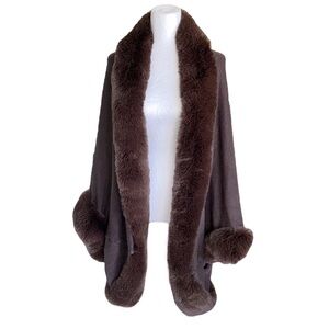 Sioni Brown Faux Fur Trimmed Knit Cape Shawl - S / M